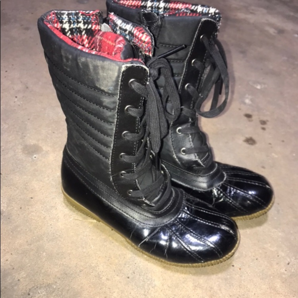 Merona Red/Black Plad Boots